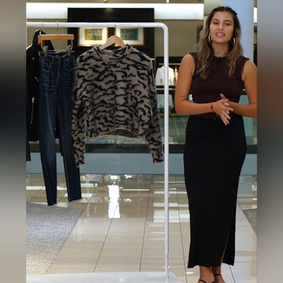 🩶 FRAME Sweater MSRP$488🩶 - Picture 4 of 11